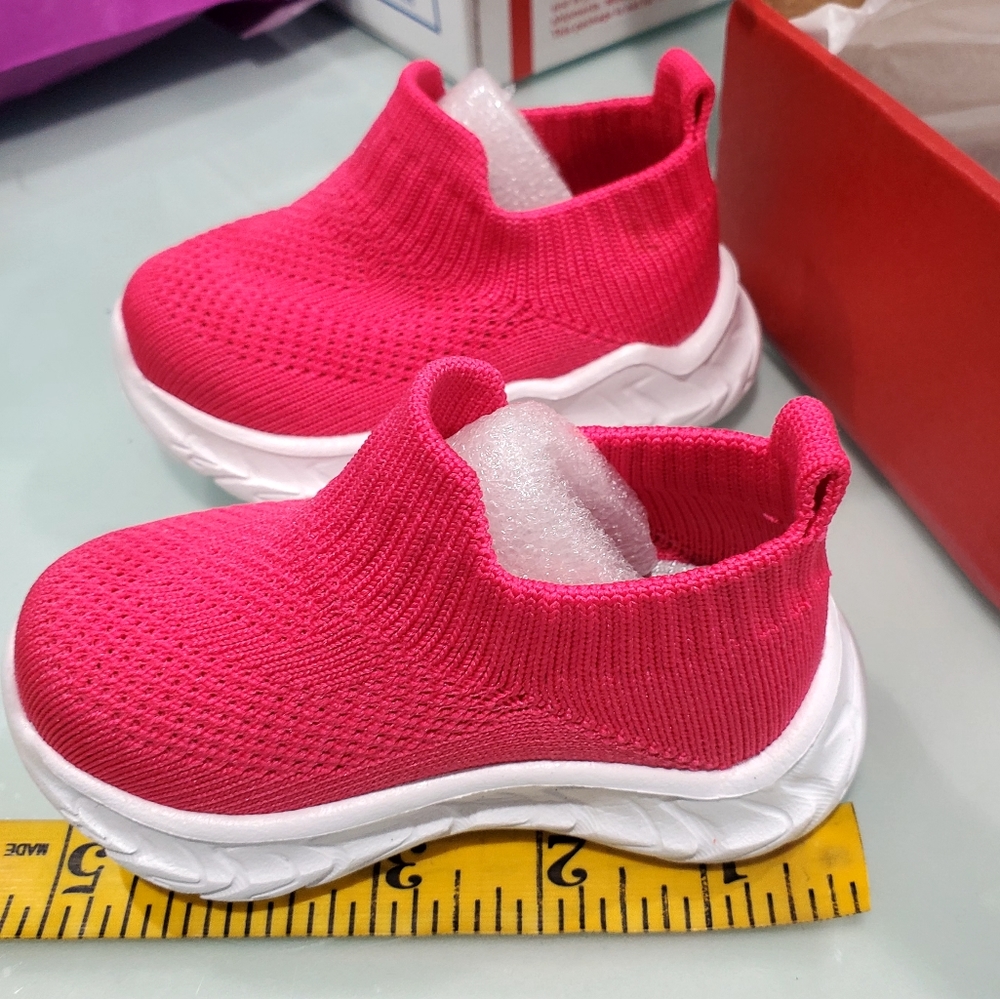 Kid's Lightweight Hot Pink Baby Knit Sneakers sz 19 - Picture 6 of 9